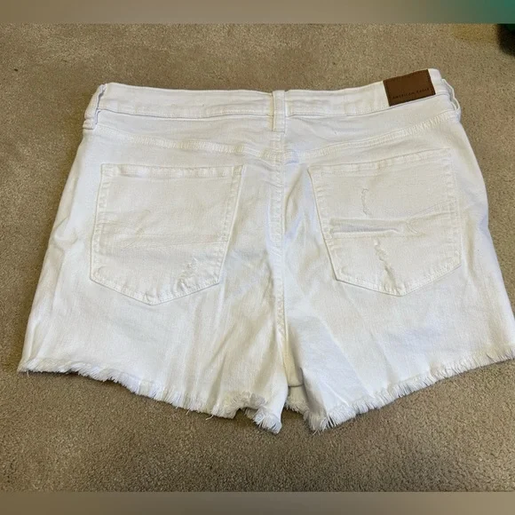 American Eagle White Shorts Stretch - Picture 2 of 8